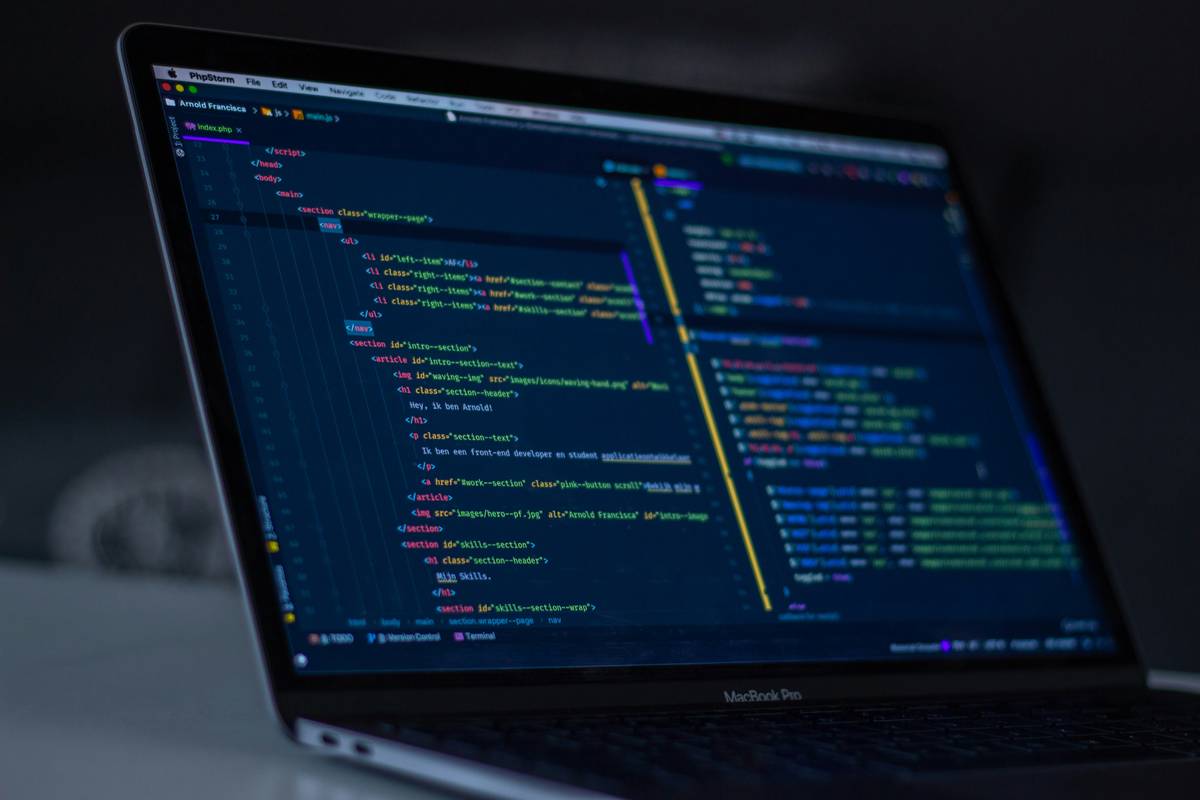 What’s the Best Embedded C Programming Software? (Spoiler: It’s Not Just About the IDE)